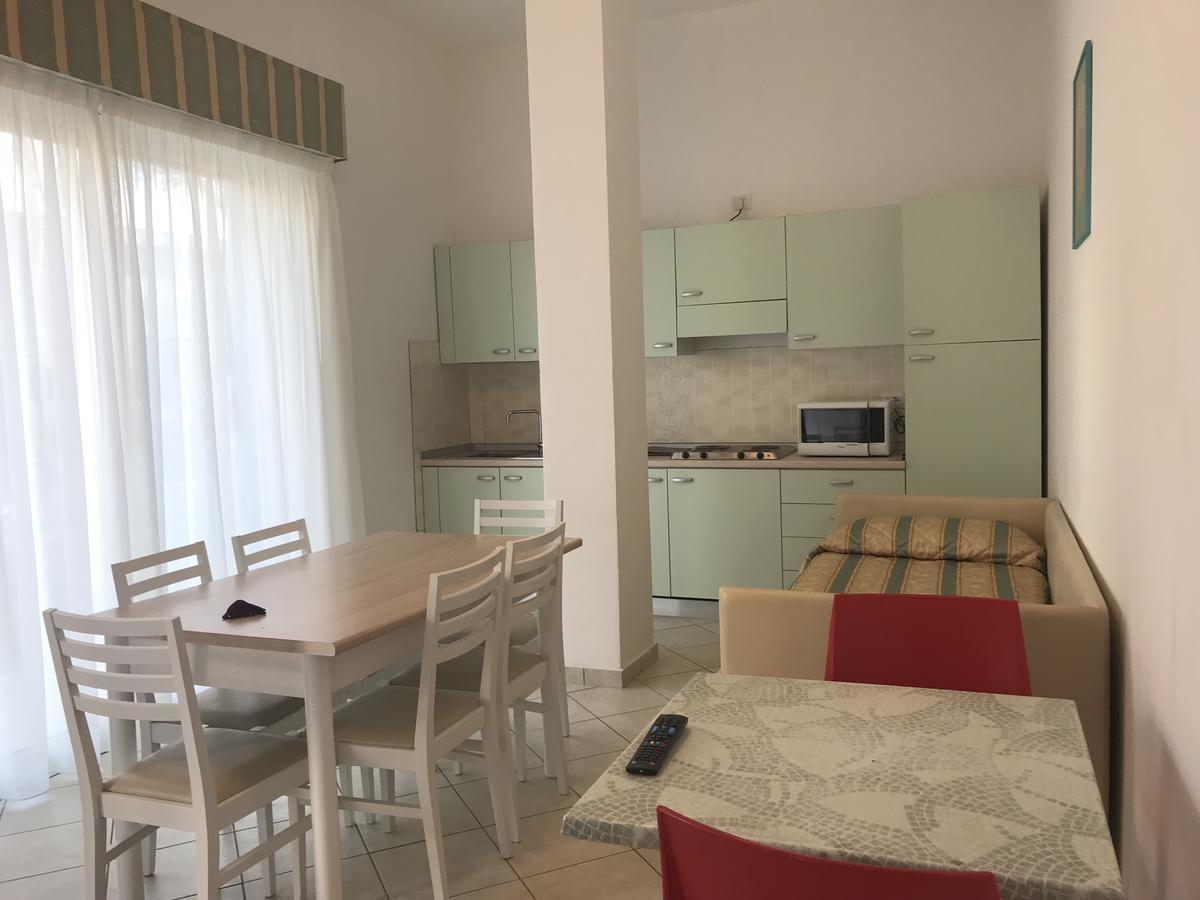 Roma Suite Apartments Cervia Exteriör bild